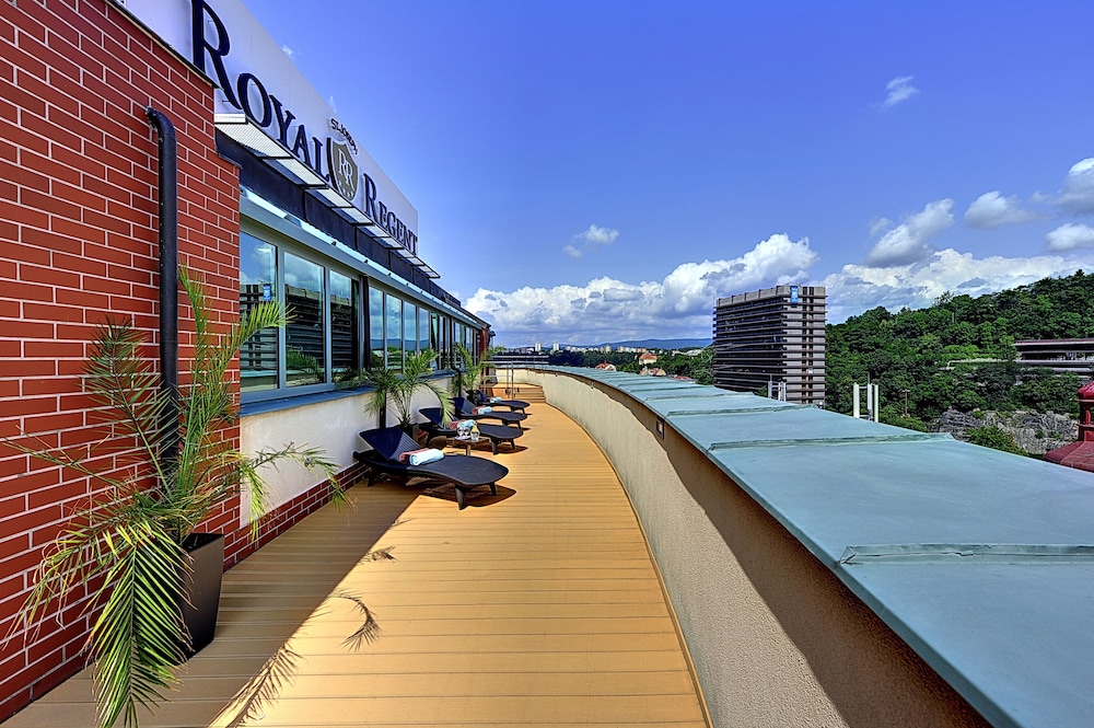 ST JOSEPH ROYAL REGENT SPA & WELLNESS 27/30
