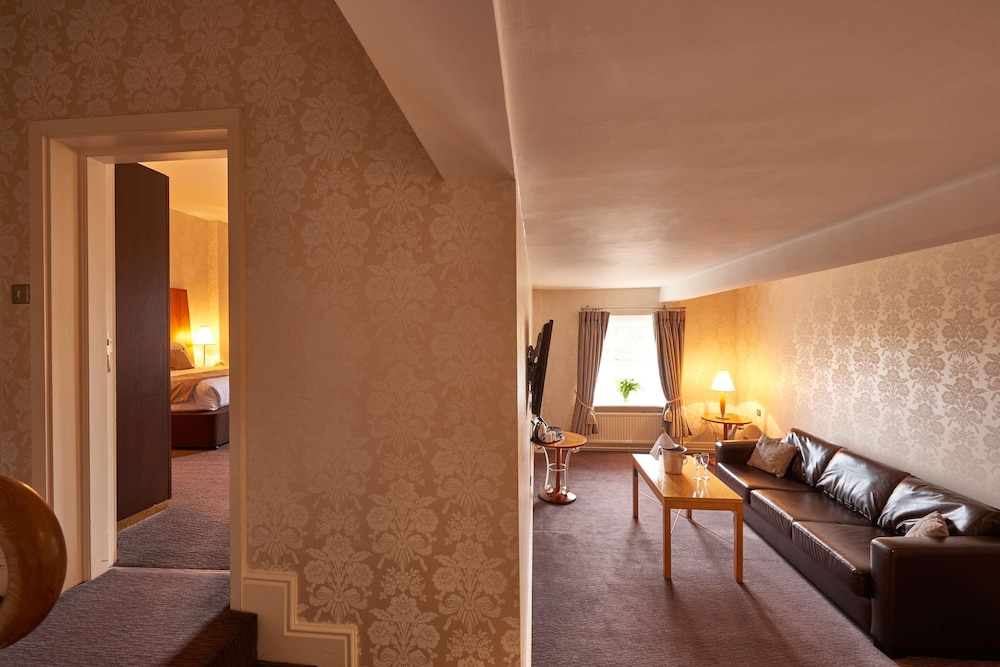 The Regency Hotel Solihull Formely Corus Solihull Hotel 27/35