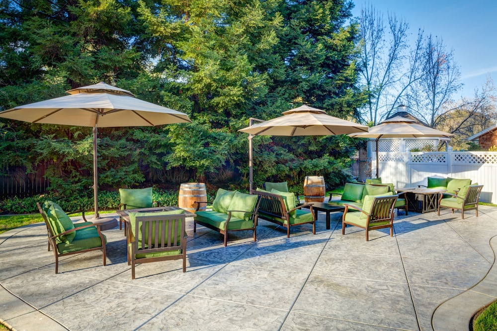 Lake Natoma Inn 35/46