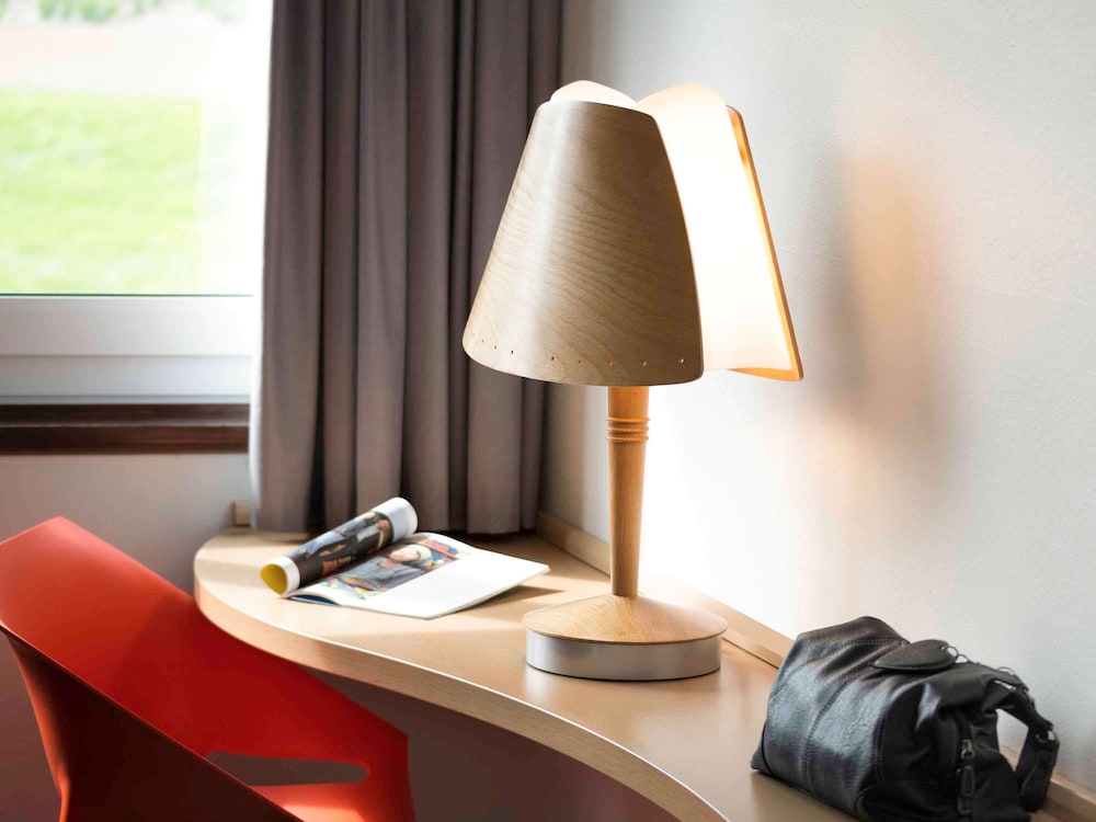 Ibis 3 Lacs Neuchatel 40/50
