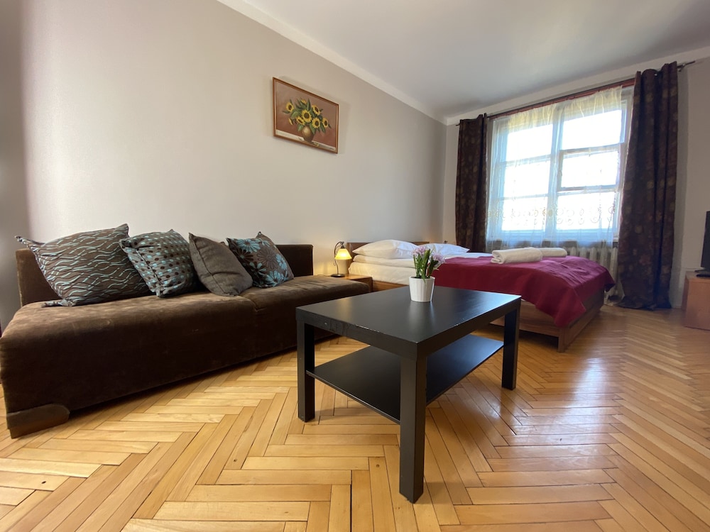 P&J Apartments 29/50