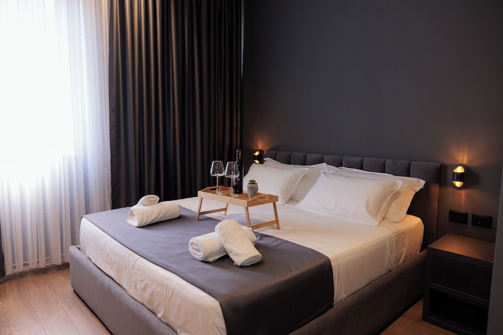 Bel Ami Hotel Tirana 25/54