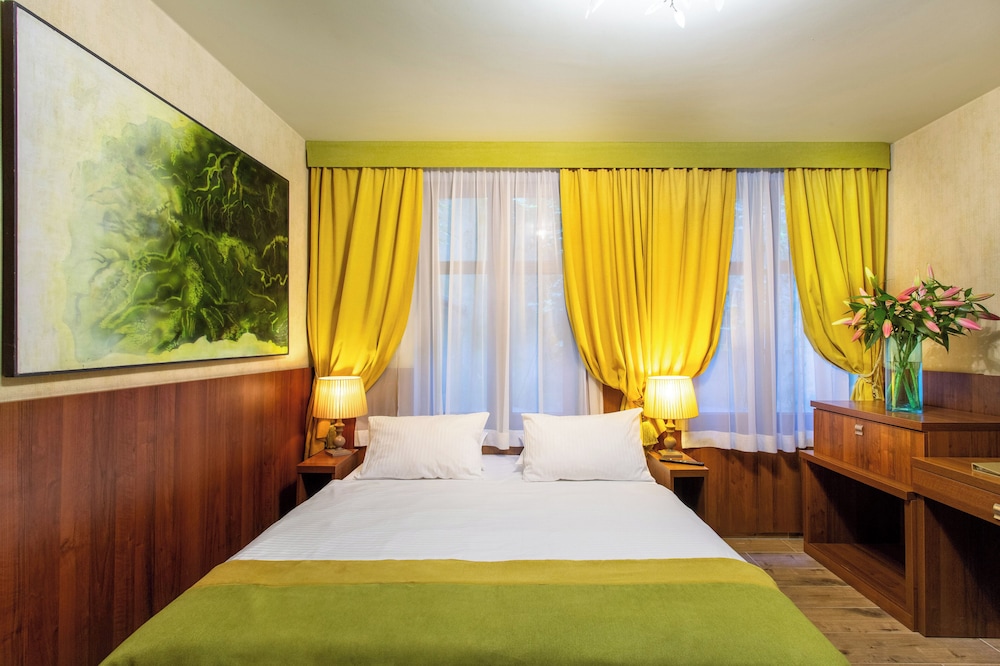 David Hotel 28/63