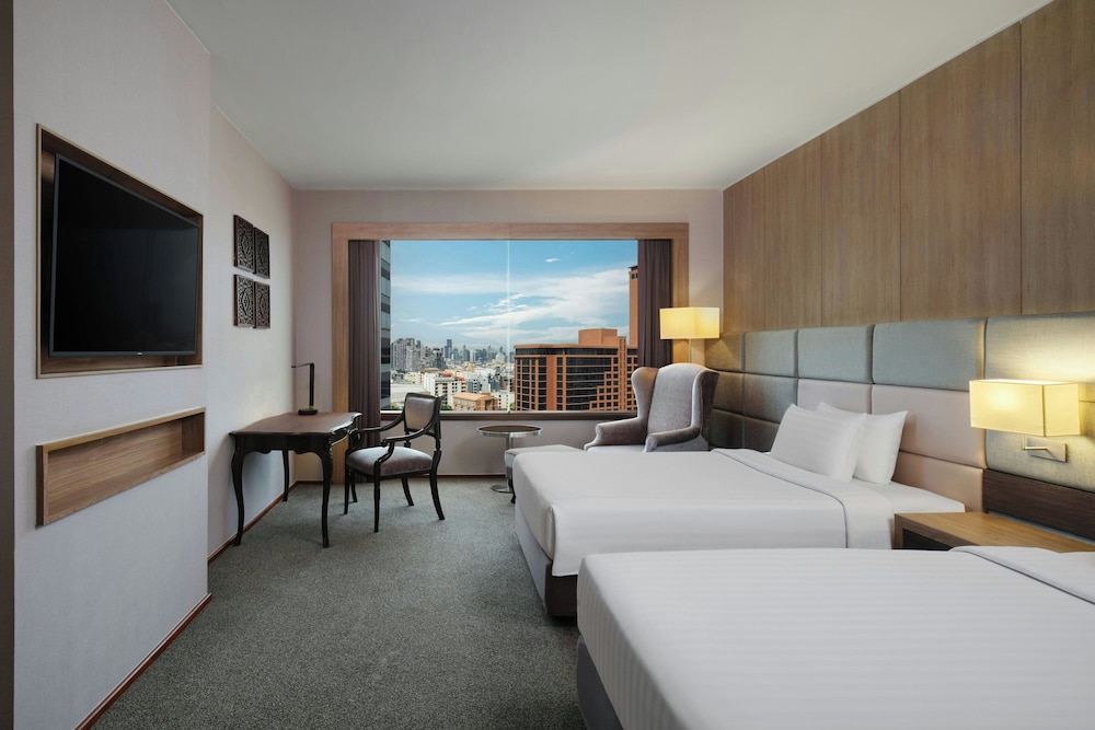 Room, 2 Queen Beds, City View