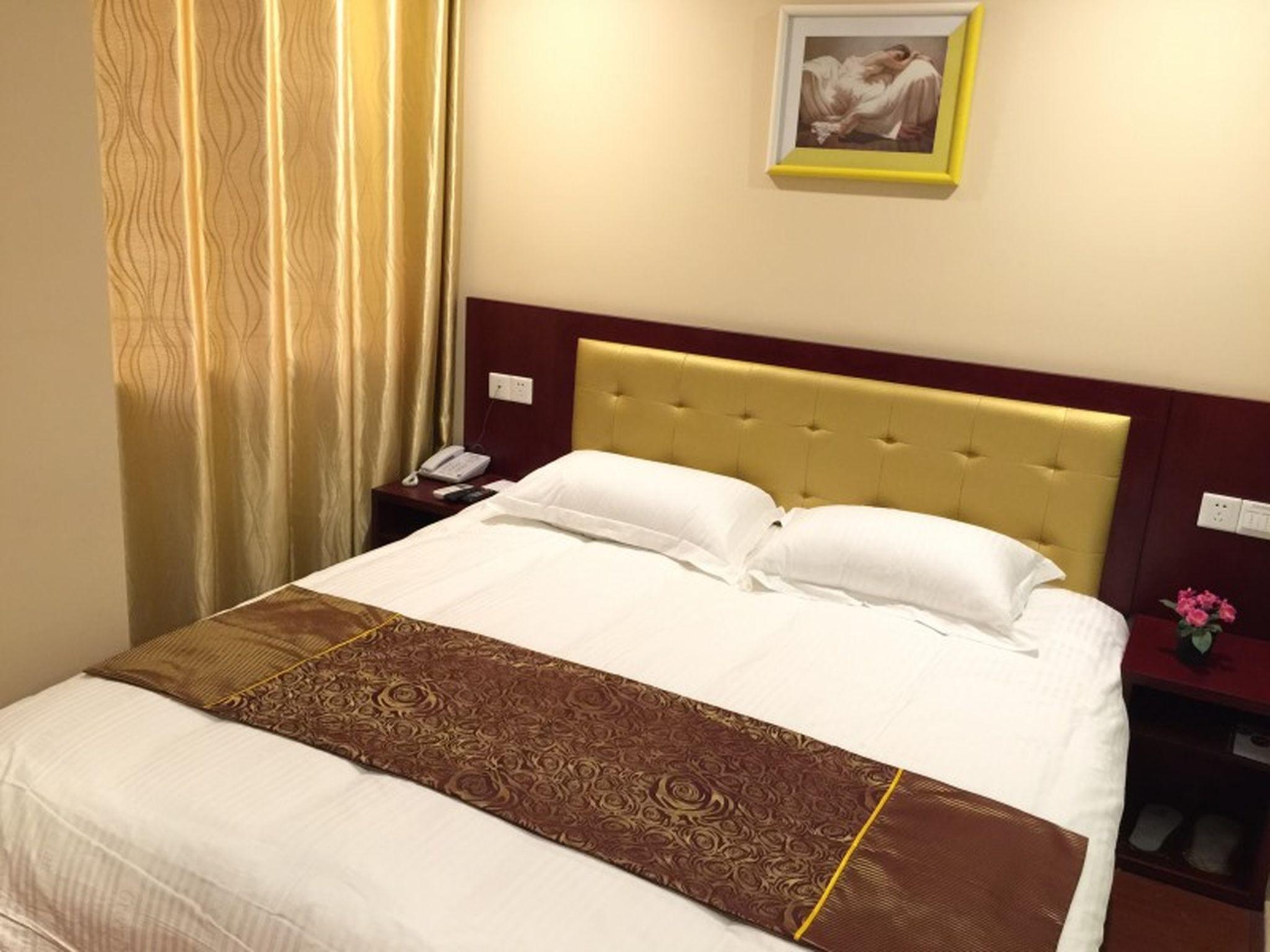 Fashion, Queen Bed