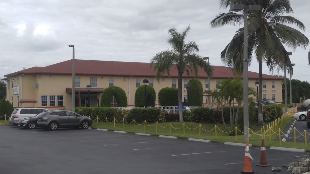 Belmont Inn Suites 38/50
