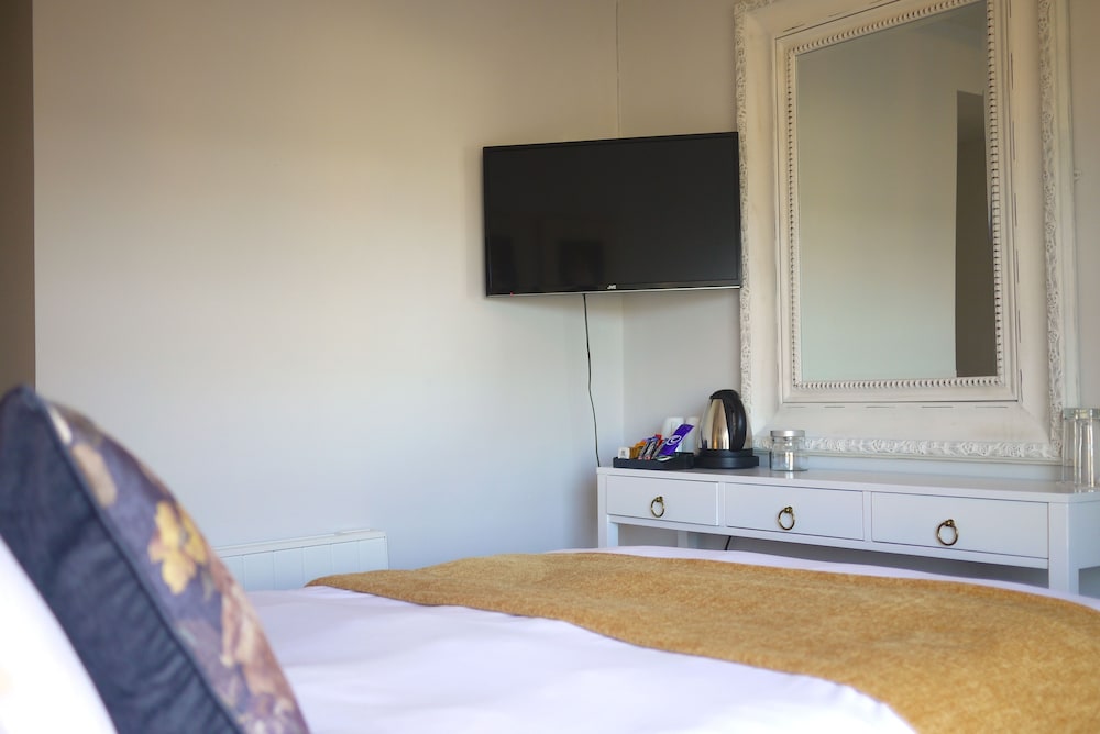Glewstone Court Country House Hotel 40/50