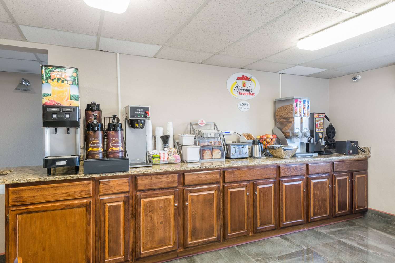 Super 8 by Wyndham Henderson North East Denver 3/26