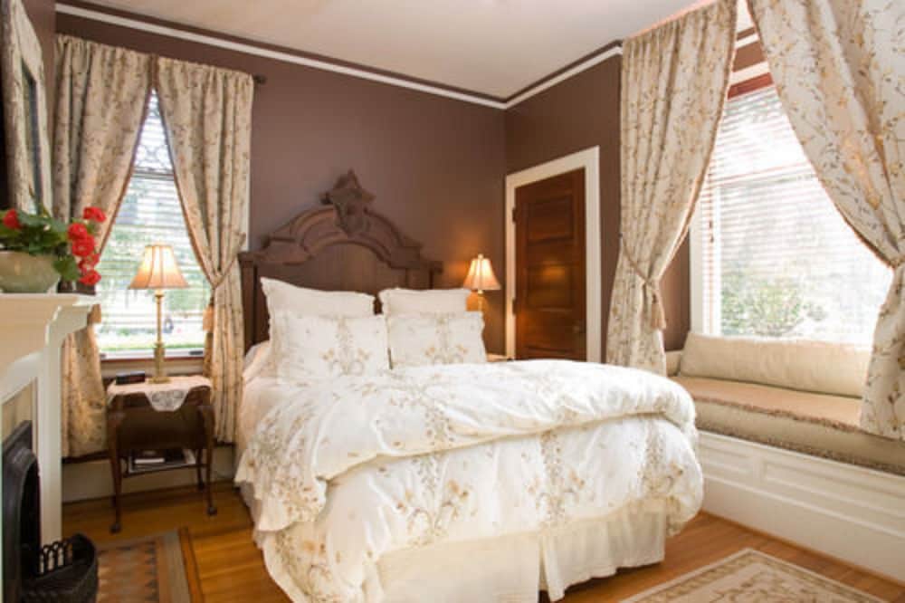 The Black Walnut B & B Inn 27/73