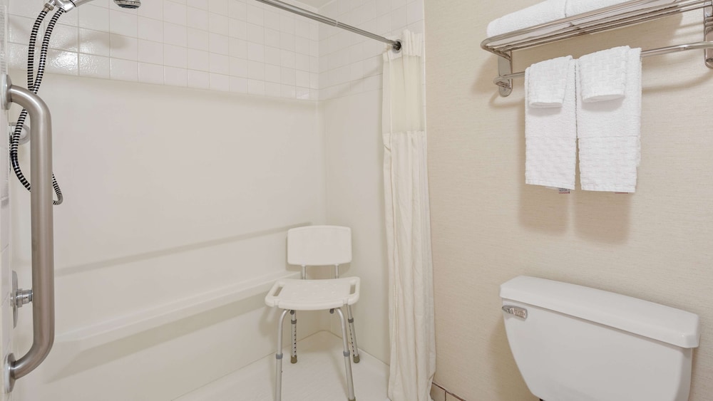 Best Western Pasadena Royale Inn & Suites 15/39