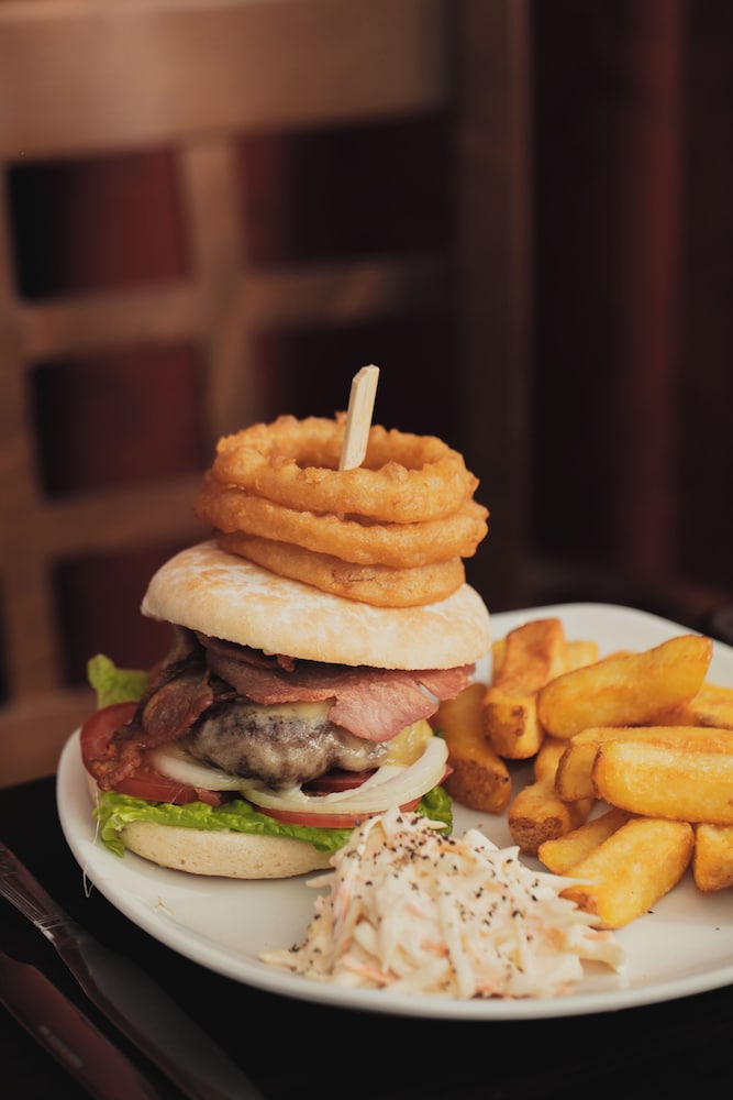 Dunollie Hotel 24/50