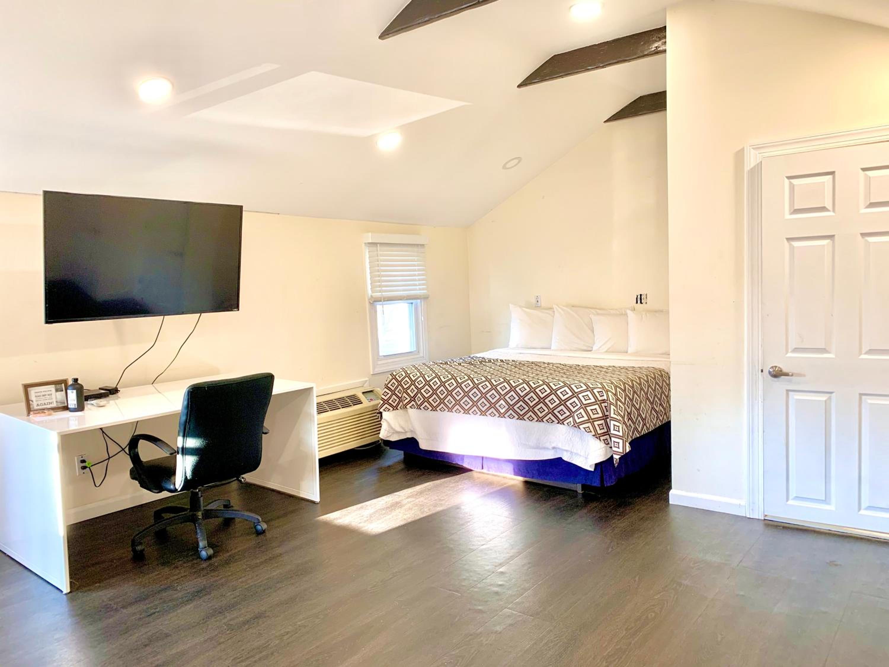 Penn Lodge Hotel & Suites 33/50