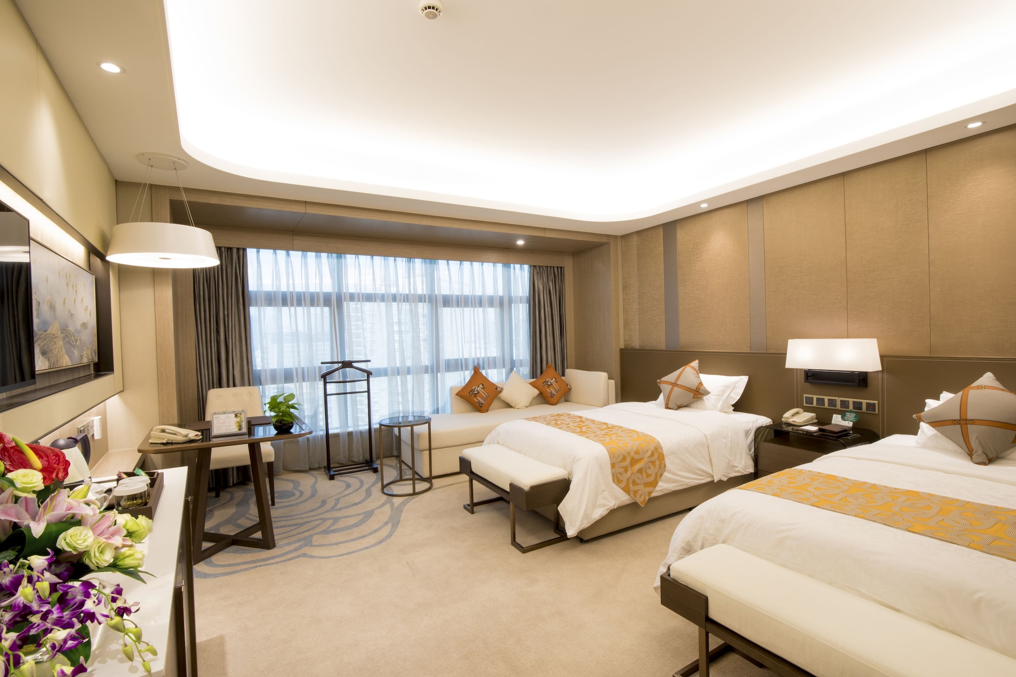 EXECUTIVE, TWIN BEDS, WITH VIEW