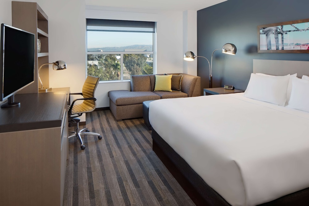 Hyatt House Irvine John Wayne Arpt 15/70