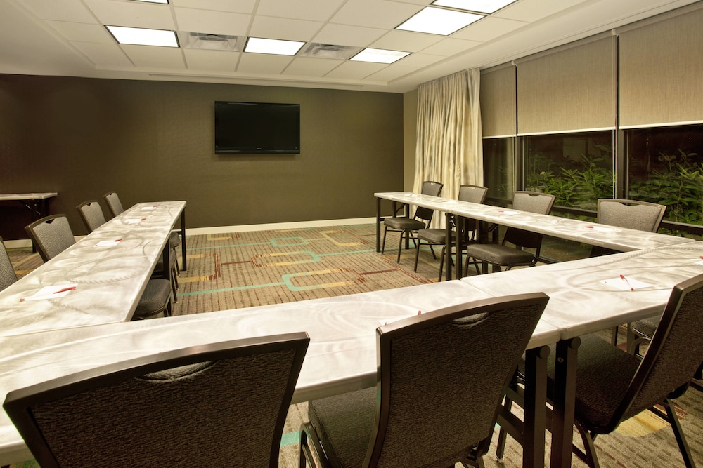 Residence Inn Portland Airport At Cascade Station 38/42