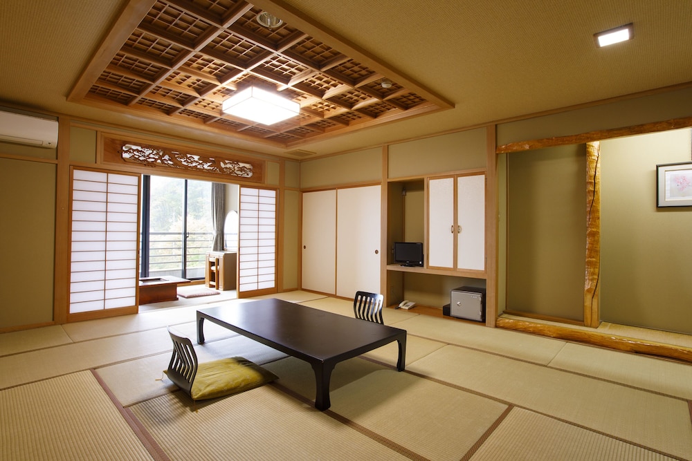 Wakamiro 34/50