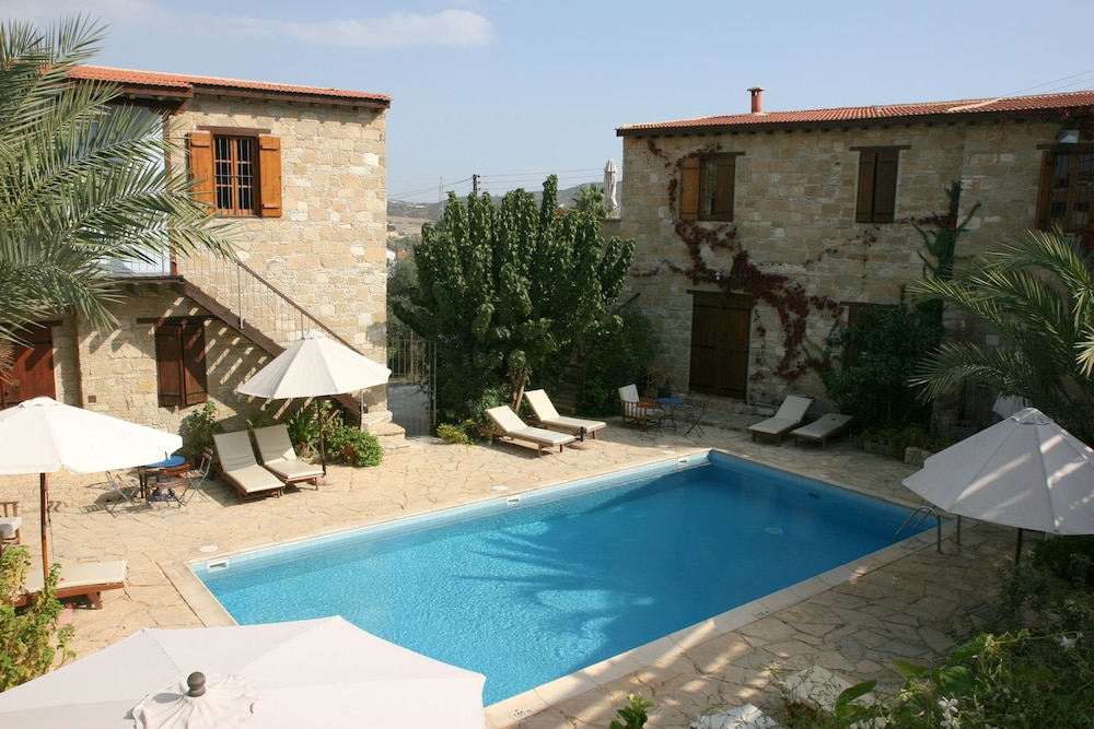 Porfyrios Country House 35/39