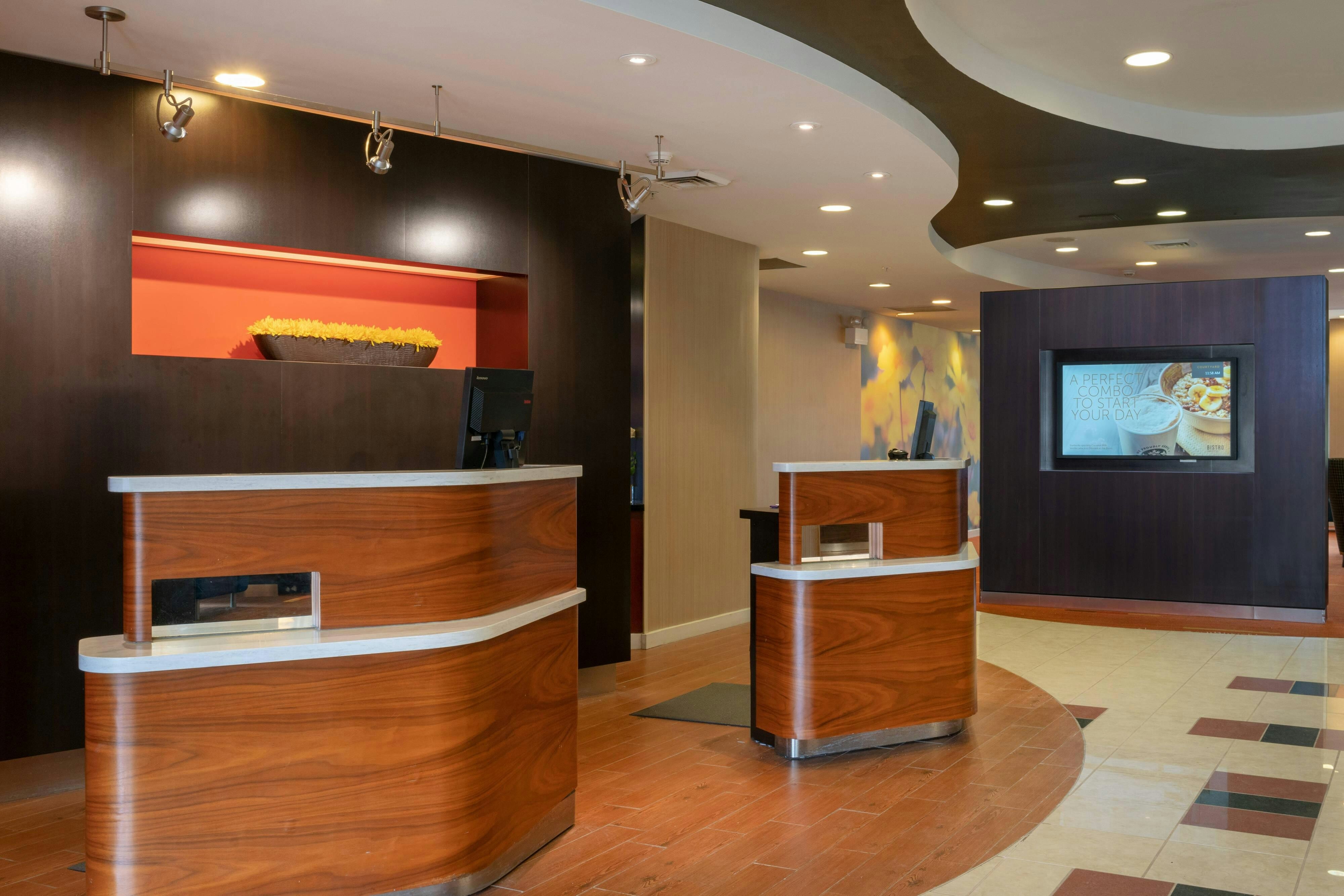 Lobby at Courtyard Salisbury, SALISBURY - MD