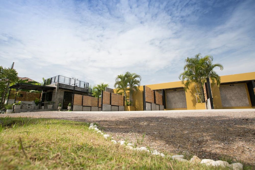 Pimchanok Resort 5/29