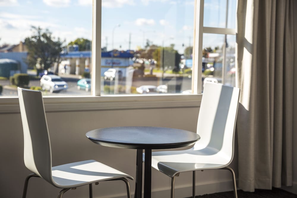 Waltzing Matilda Hotel 34/44