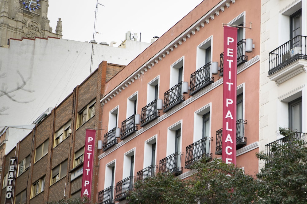 PETIT PALACE TRES CRUCES 57/63