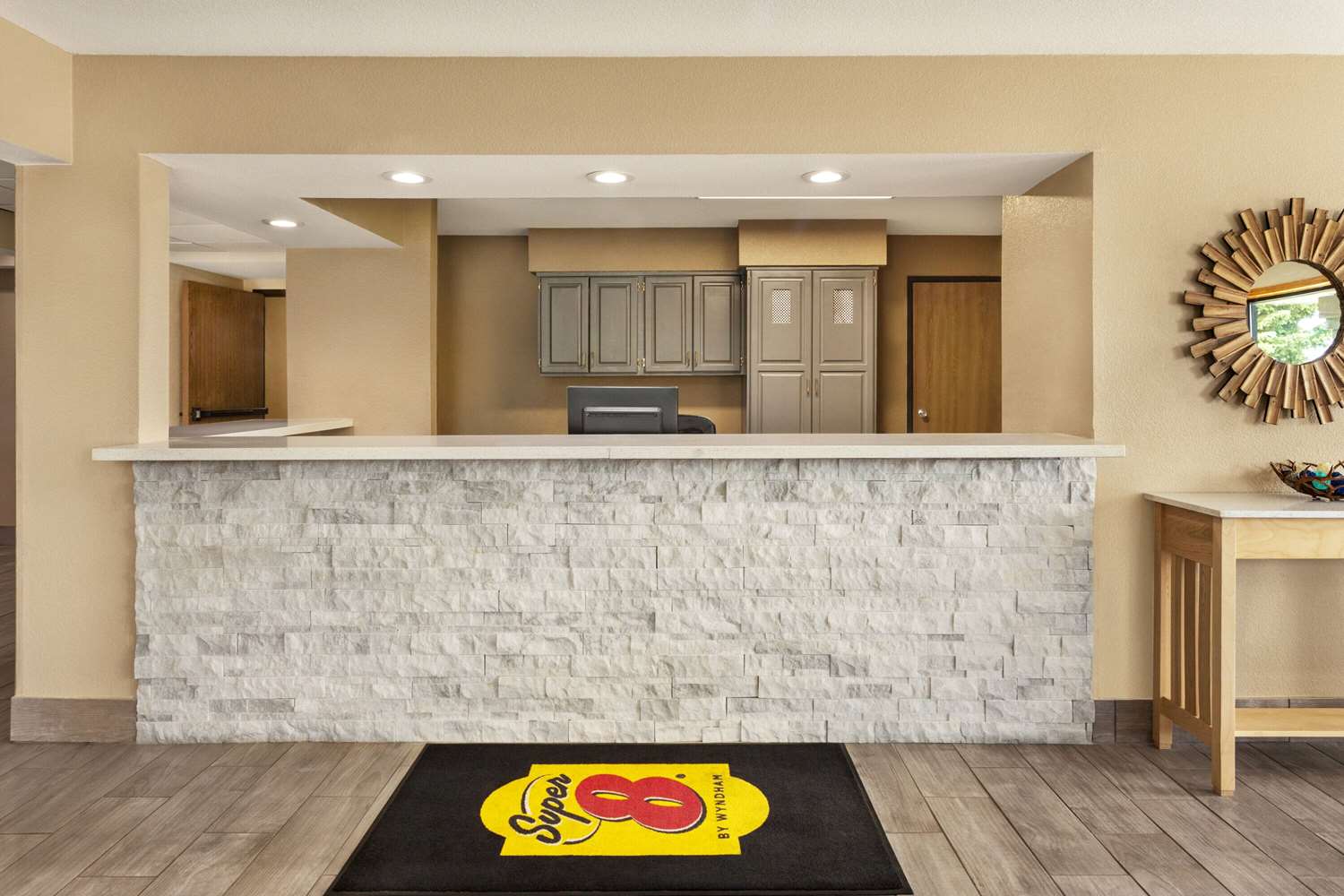 Super 8 By Wyndham Ankeny/Des Moines Area 3/21