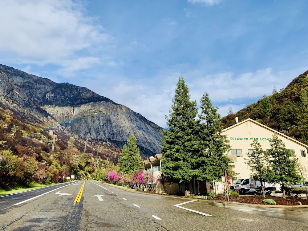 Yosemite View Lodge 38/50