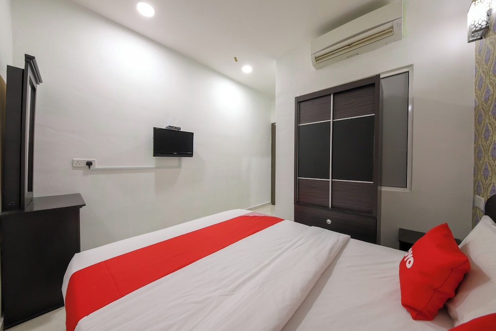 OYO 89497 Dream Nur Hotel 13/32