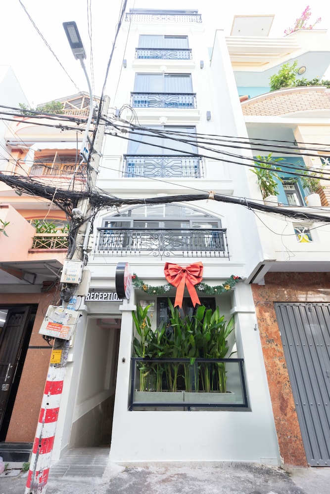 Bin Bin Hotel 16 - Near Bui Vien Walking Street 1/50