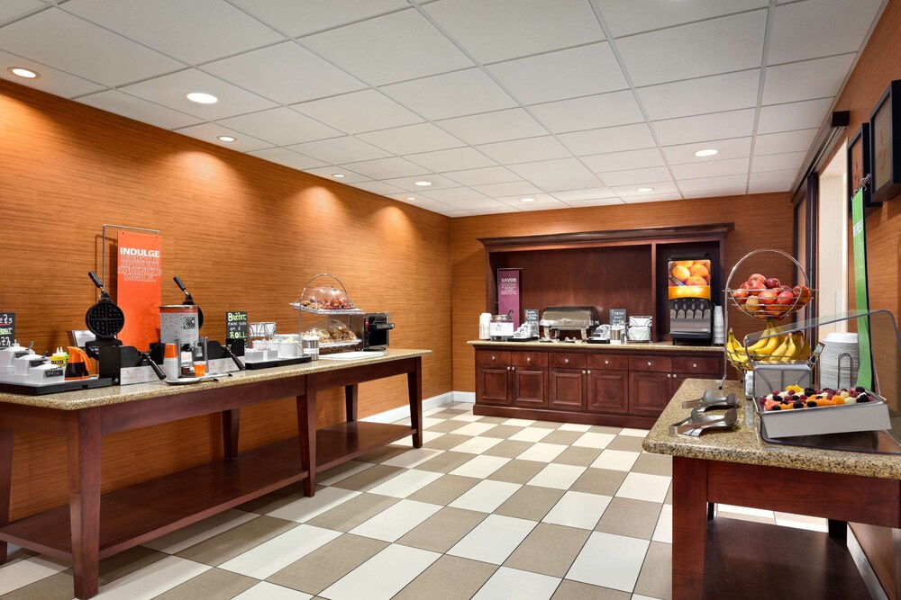 Hampton Inn And Suites 6/34