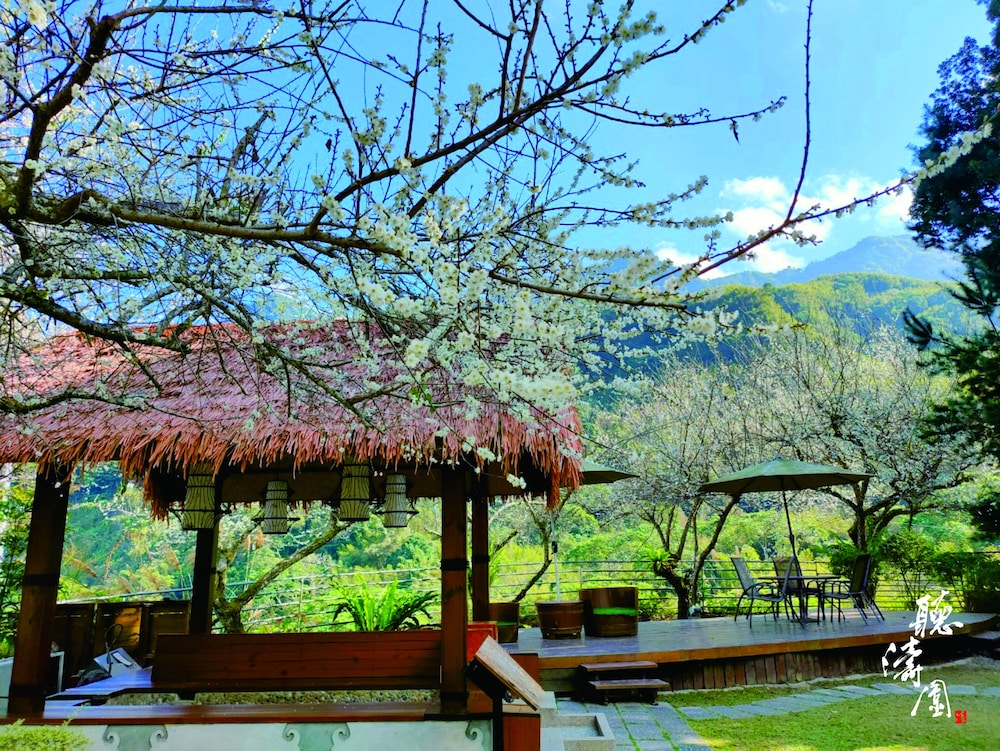 Ting Tau Garden Resort 35/50