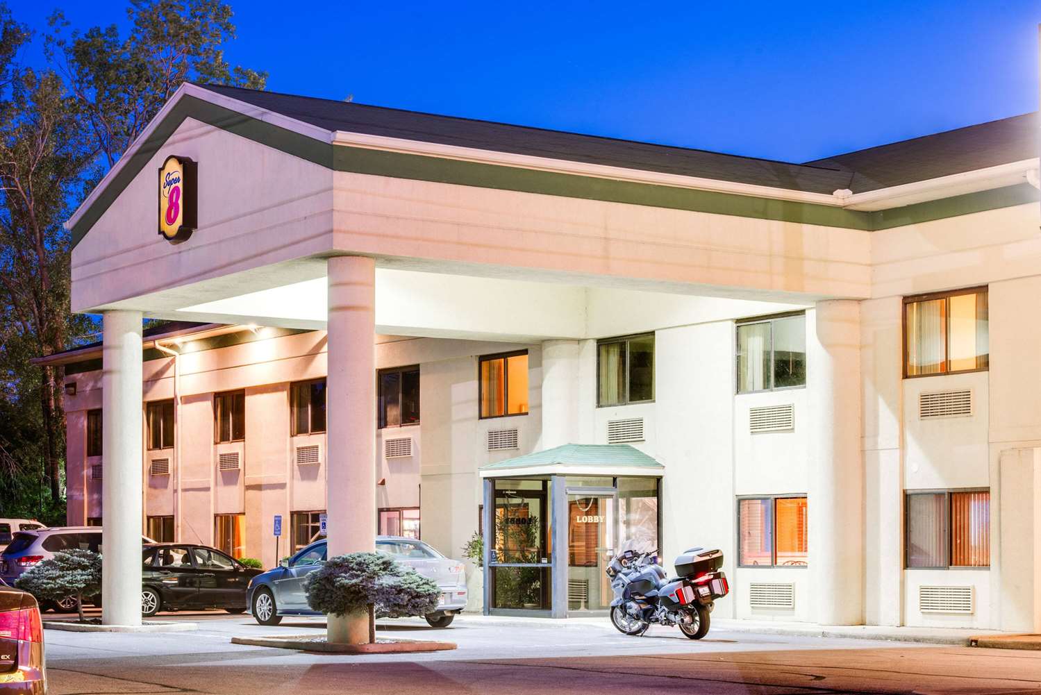 Super 8 by Wyndham Port Clinton 2/11