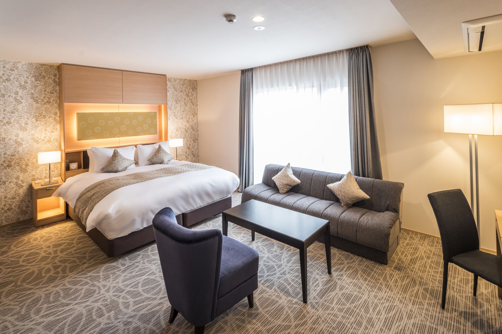 DELUXE, QUEEN BED