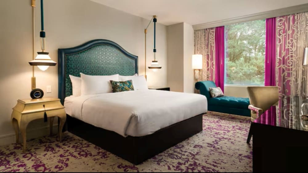 ROOM, KING BED, ACCESSIBLE