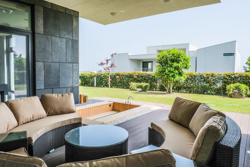 Velum Resort 35/58