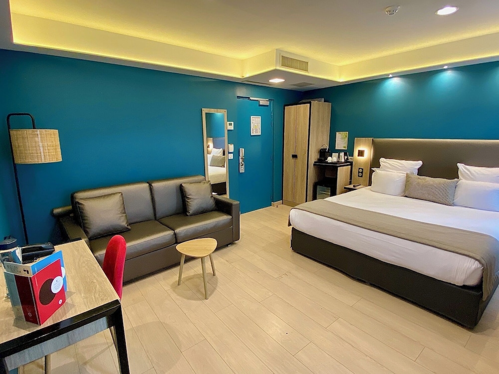 Grand Hotel Clichy 36/61