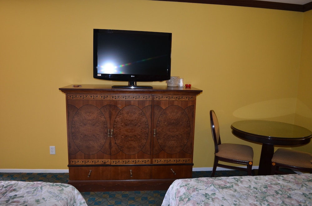 Cloud 9 Inn LAX 38/44