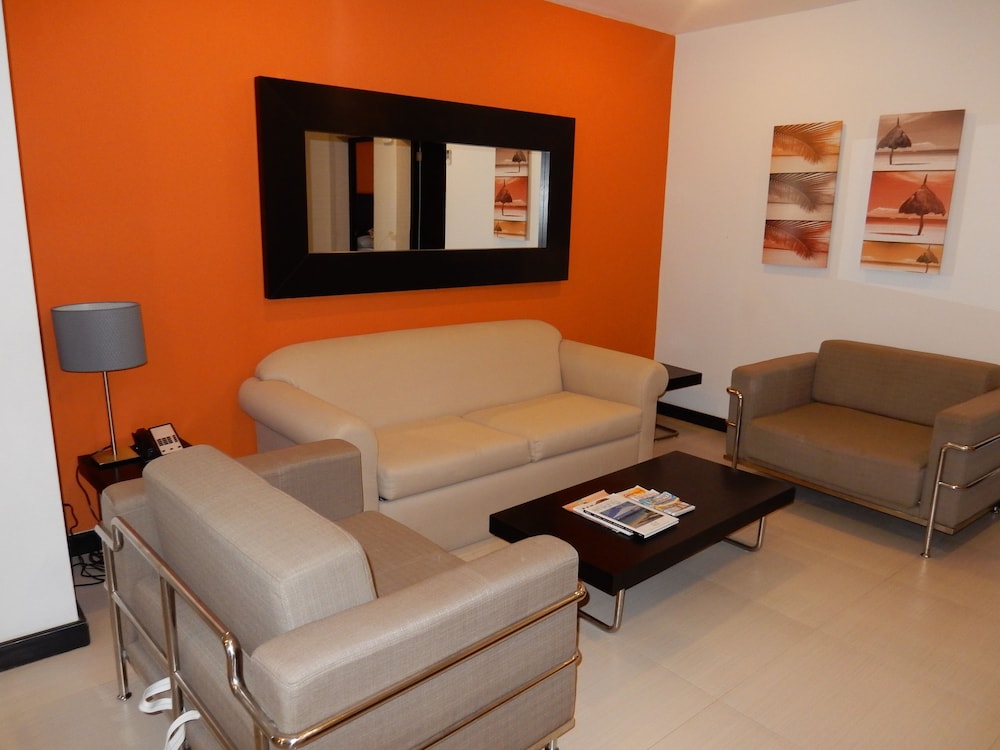 Voco Surfside Aruba by IHG 51/90