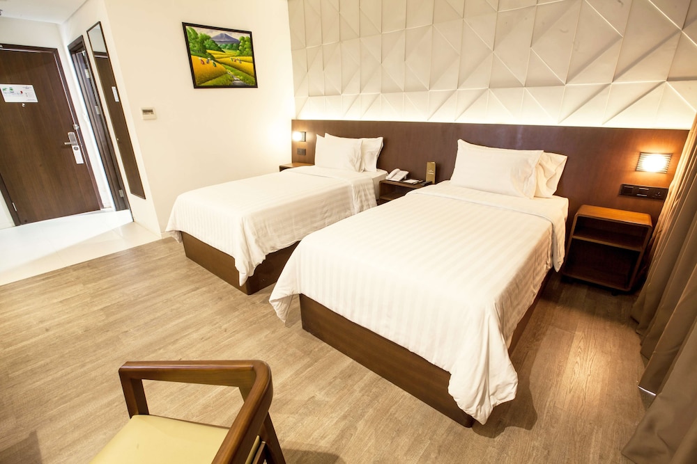 Golden Tulip Pontianak 20/64