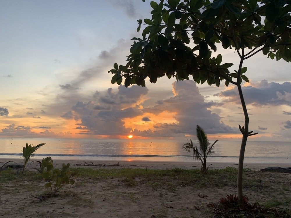 Naiyang Discovery Beach Resort 47/50