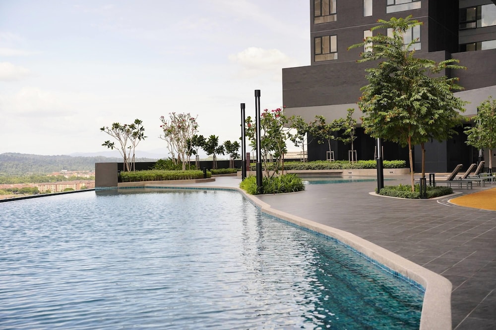 Wyndham Grand I-City 53/60