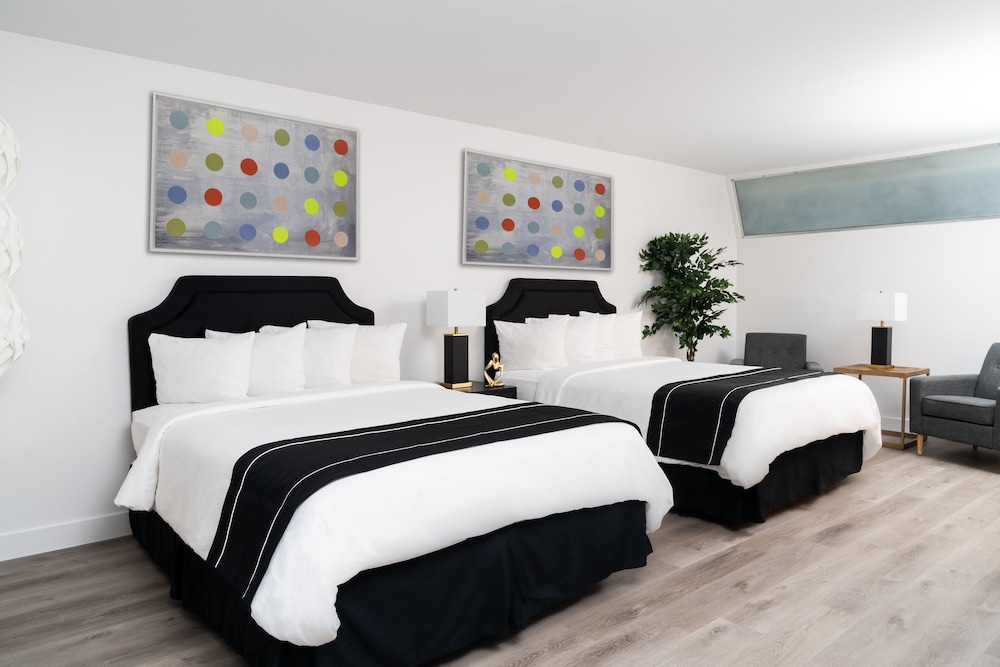 SIGNATURE, SUITE, 2 QUEEN BEDS, GARDEN VIEW