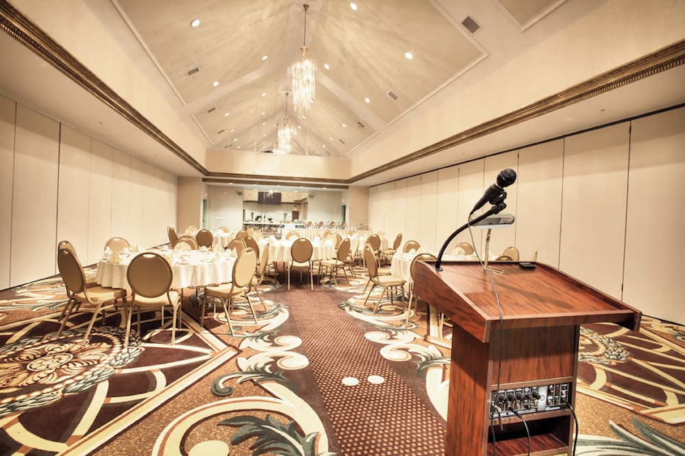 Holiday Inn Hotel And Suites Ocala Conference Center 45/71