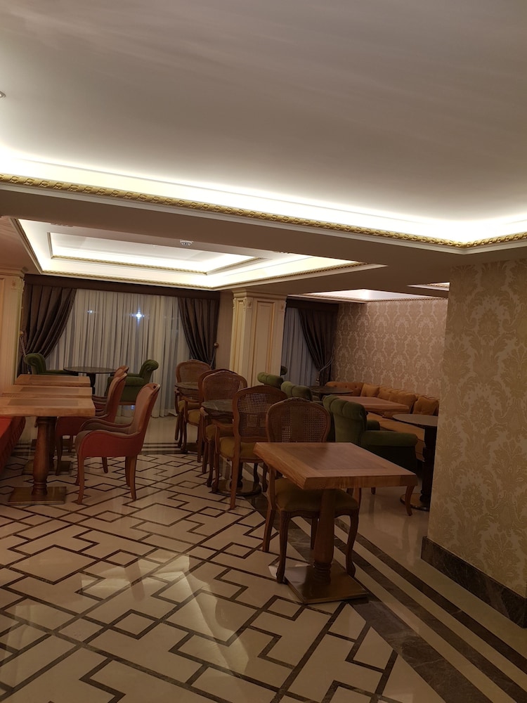 Grand Marcello Hotel & SPA 76/90