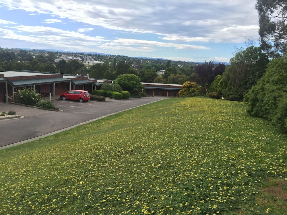 WARRAGUL VIEWS MOTOR INN 53/65