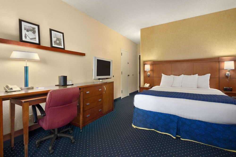 Standard, King Bed