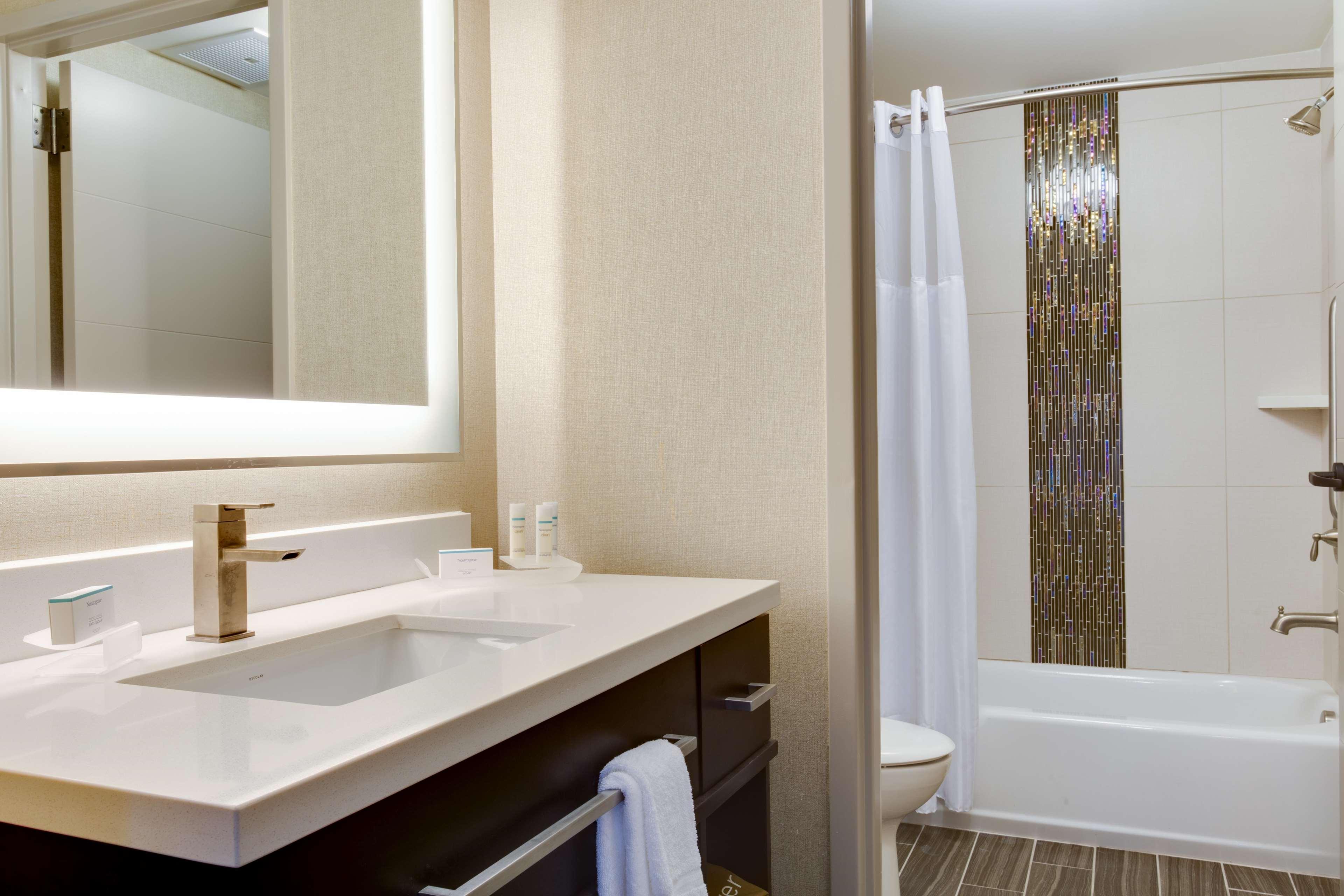 1 BEDROOM, SUITE, 2 QUEEN BEDS, COURTYARD VIEW