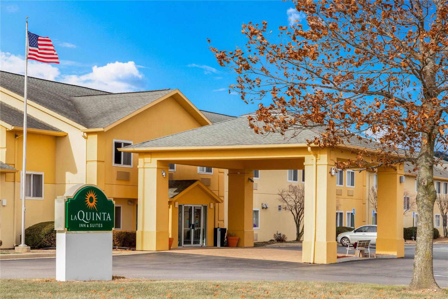 AmericInn by Wyndham Frankfort IN 5/38