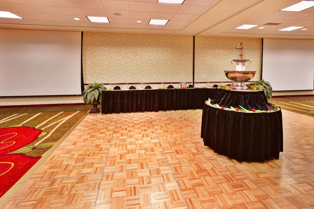 Hilton Garden Inn Bloomington, IN 19/78