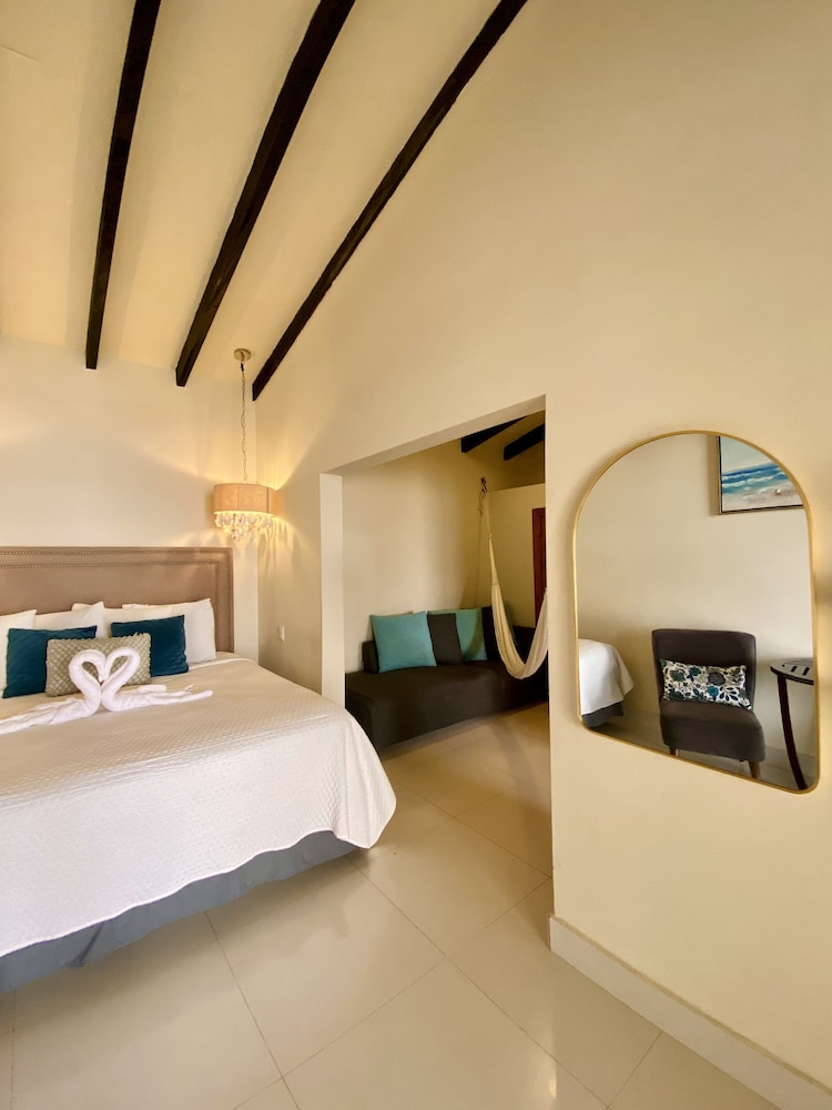 Vista Las Olas Surf Resort 2/30